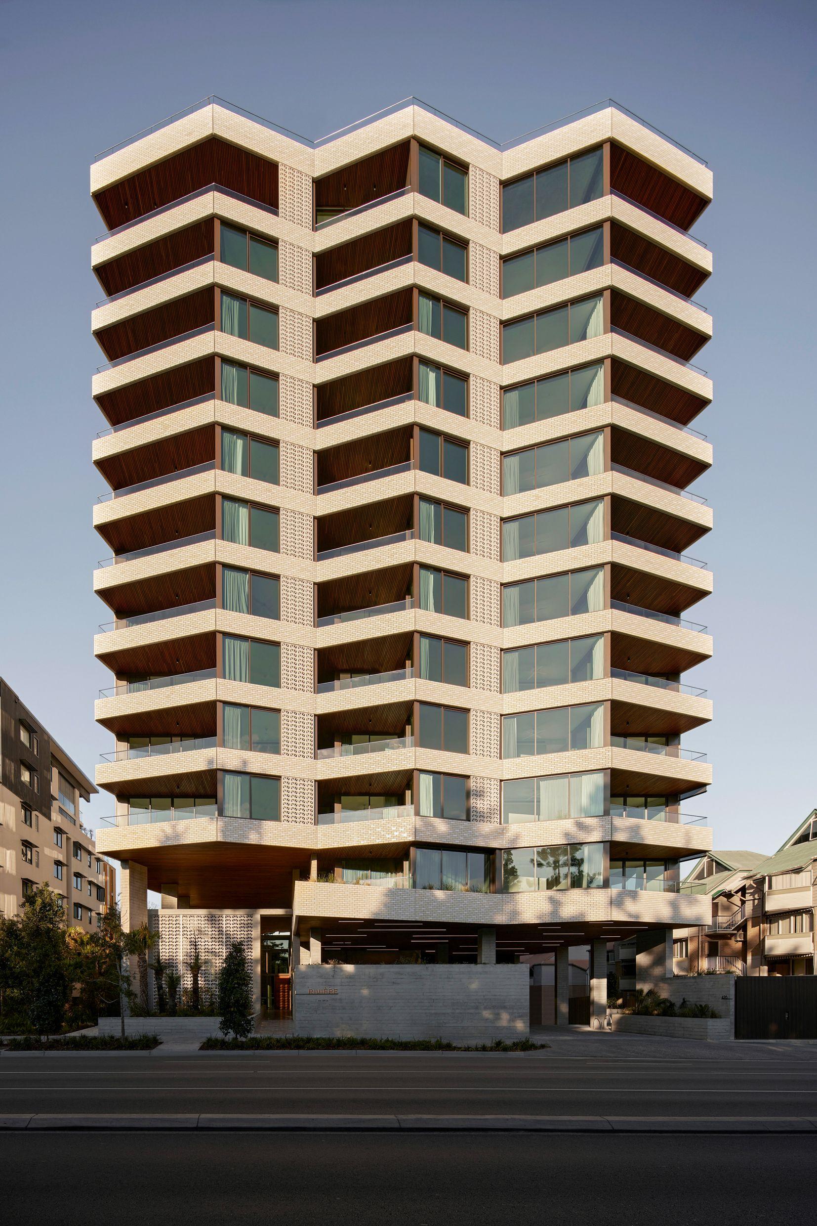 Rivière stands proud above the Kangaroo Point Cliffs, overlooking Brisbane’s iconic River, Botanic Gardens and ever-changing city skyline.